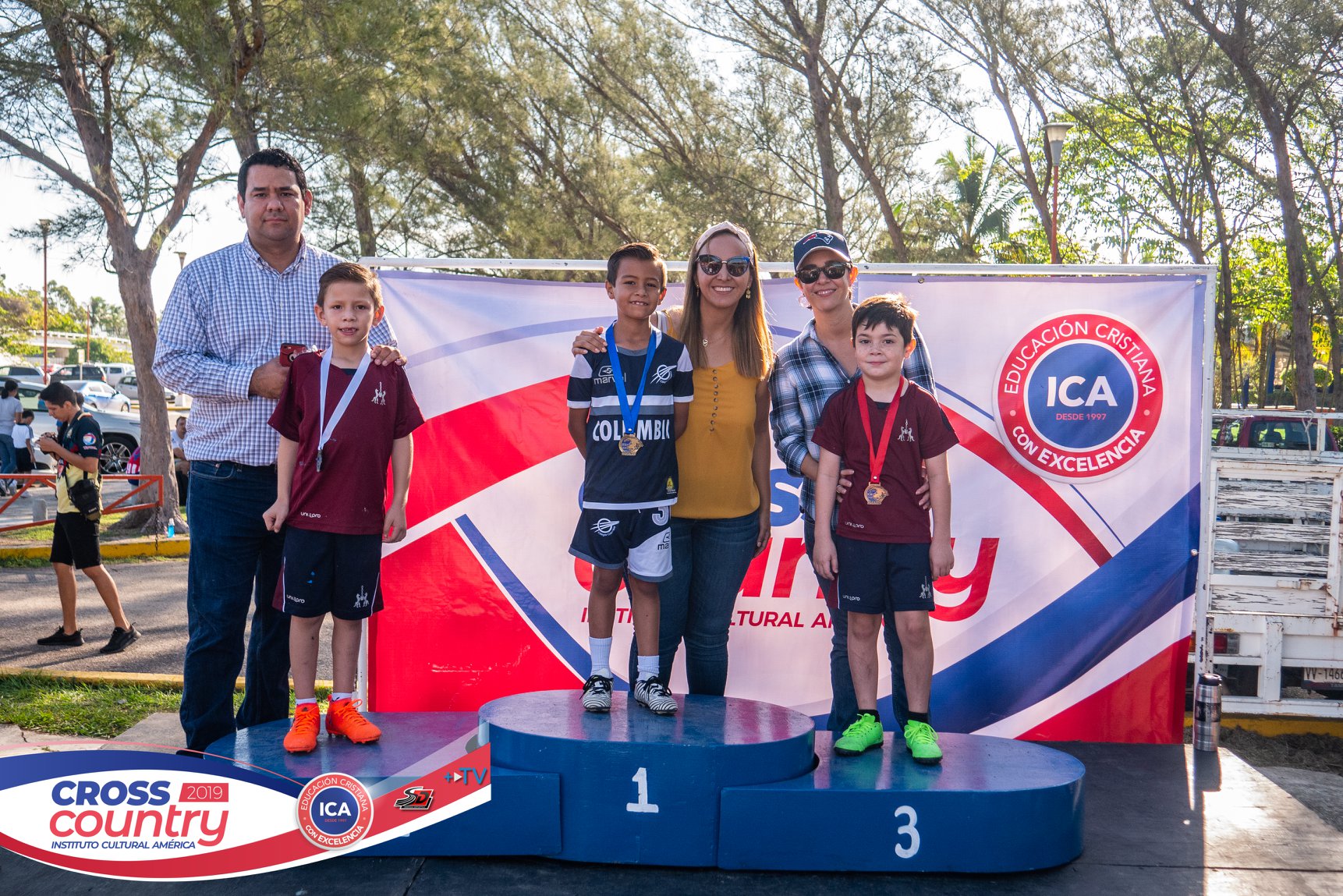 2163871893719504 990292941605961728 o